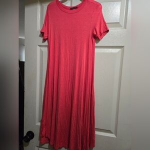 Knee lenght hot pink dress